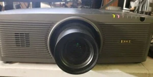 EIKI INDUSTRIAL Projector LC-XL100 TURNS ON - Picture 1 of 4