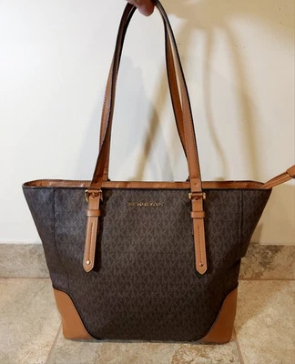 Michael Kors | Bolso de Viaje Grande Marrón MK Logo Monograma Lona Doble Asa Foto 1 de 4