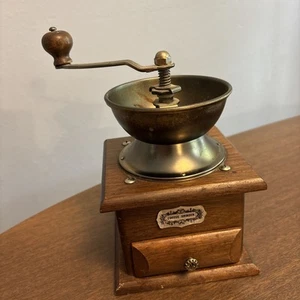 Vintage Kaffeemühle Holzkiste Handkurbel mit Schublade 7 1/2 hoch 5" breit - Bild 1 von 5