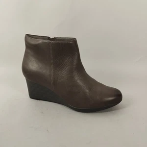 Clarks Ankle Boots Womens Size 7 E Grey Leather Wedge Zip Comfort Wide Fit - Picture 1 of 14