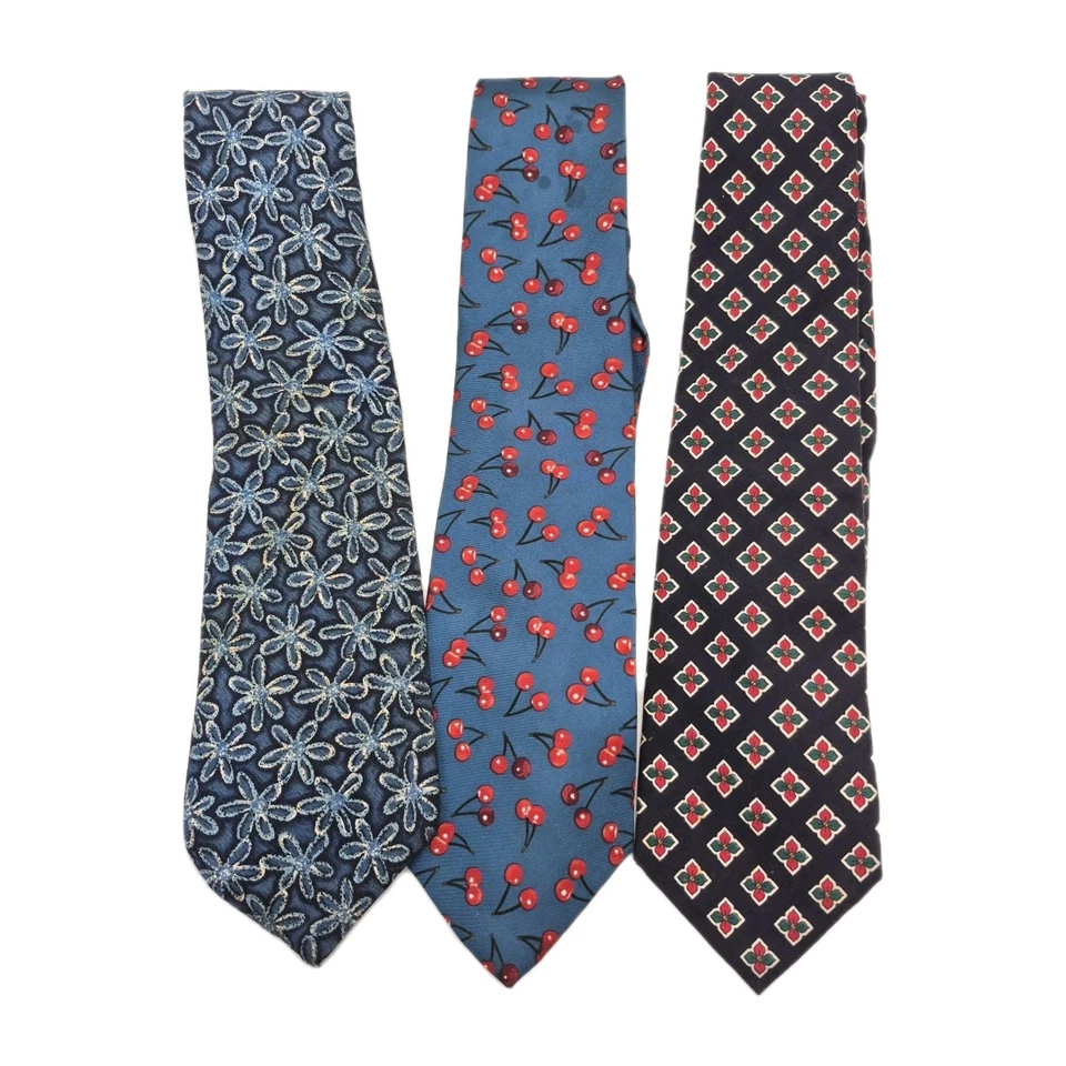 GAP Corbatas Lote de 3 Seda Cerezas Seda Azul Flores Algodón Rojo Verde Flores Foto 1 de 4