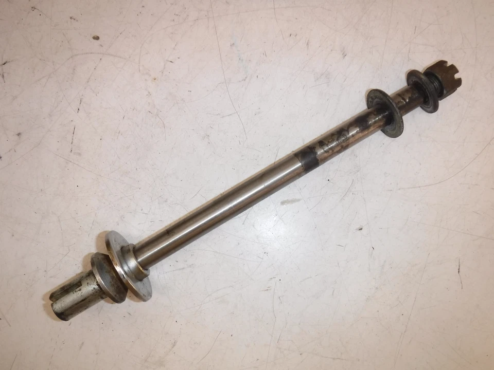 Suzuki Madura 1200 1985 1986 eje trasero llanta trasera eje perno pivote Foto 1 de 4