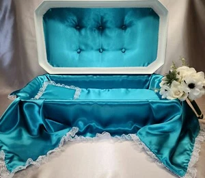Newnak's Medium 24" Deluxe Pet Casket White/Turquoise - Picture 1 of 3