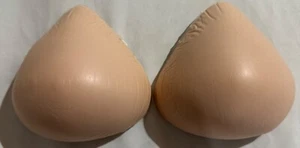 2 Brustformen ABC #10243, konvex leicht Gr. 6, mit Etuis EUC, UVP (460-800 $) - Bild 1 von 9