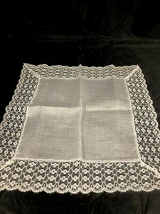 Beautiful Vintage Hankie With Lace White Wedding - Picture 1 of 4
