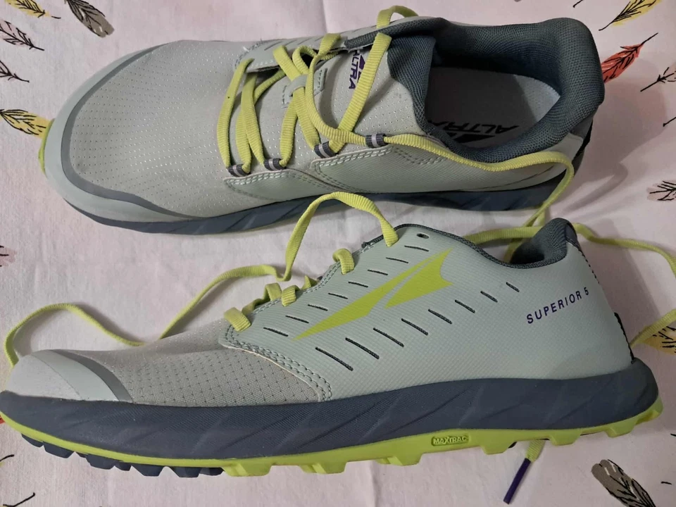 Zapatos deportivos con cordones Altra Superior 5 para mujer talla 10,5 (gris/como nuevos) Foto 1 de 4