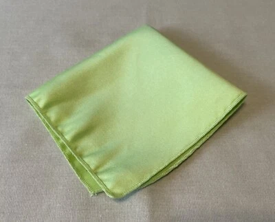 Satén verde lima 9 x 9,5 pulgadas cuadrado de bolsillo sólido para trajes, boda fiesta graduación Foto 1 de 4
