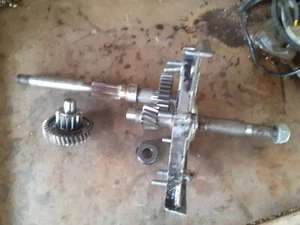 pignons axes de transmission arriere 125 spacy honda 1984 - Imagen 1 de 4