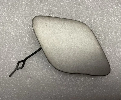 2013-2016 BUICK ENCORE 后置发动机- TOW HOOK 眼罩 GMC 95261119 原始设备制造商通用 — 第 1/4 张图片