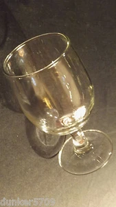 COPA DE VINO PEDESTAL DE CRISTAL TRANSPARENTE 6 PULGADAS DE ALTO - 11 ONZAS FLUIDAS - Imagen 1 de 4