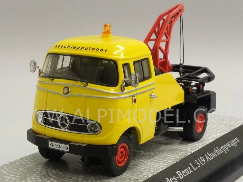 Mercedes L319 with crane 1:43 PREMIUM CLASSIXXS 18200 - Immagine 1 di 1