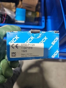 SICK DT50-P1114 Mid Range Distance Sensor NEW - Picture 1 of 1
