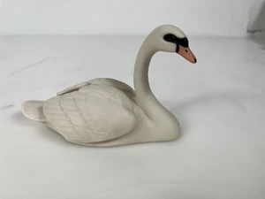 Vintage Lasxlo Ispanky Corbel Porcelain Swan, Signed  - Picture 1 of 3