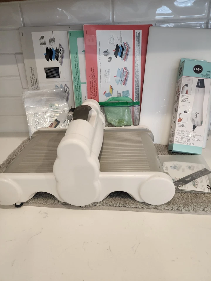 Sizzix Big Shot Plus Embossing Machine -MANY Accessories **LOCAL PICK UP ONLY** - Image 1 of 4