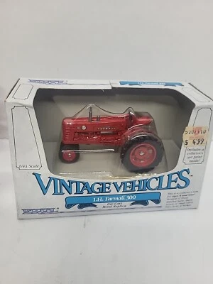Ertl International Harvester Farmall 300 Mint in Box 1/43 Scale - Image 1 of 4