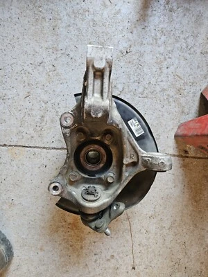 Toyota Prius 2012, eje delantero derecho del lado del pasajero Foto 1 de 2