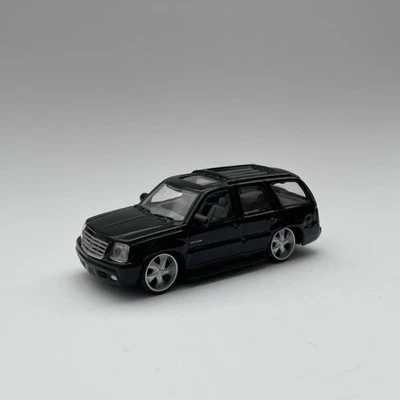 Road Signature Cadillac Escalade 1/72 - Unboxed - Excellent/Mint - Diecast Model - Image 1 of 4