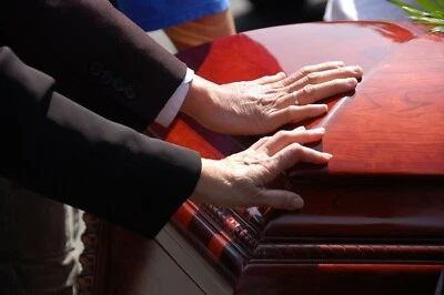  burialpolicy.us - ¡Nombre de dominio de seguros para agentes de seguros de vida! Foto 1 de 4