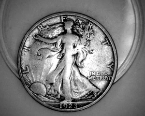 1923 S WALKING LIBERTY HALF DOLLAR - Picture 1 of 2
