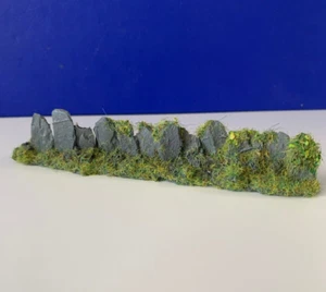 Javis Slab Slate Wall with Foliage PW6 130mm - OO Gauge Model Railway Walling - Picture 1 of 4