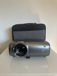 Beamer Heimkino 1080P Mini Projektor Kompatibel mit Fire Stick, HDMI, AV, PS4 - Bild 1 von 6