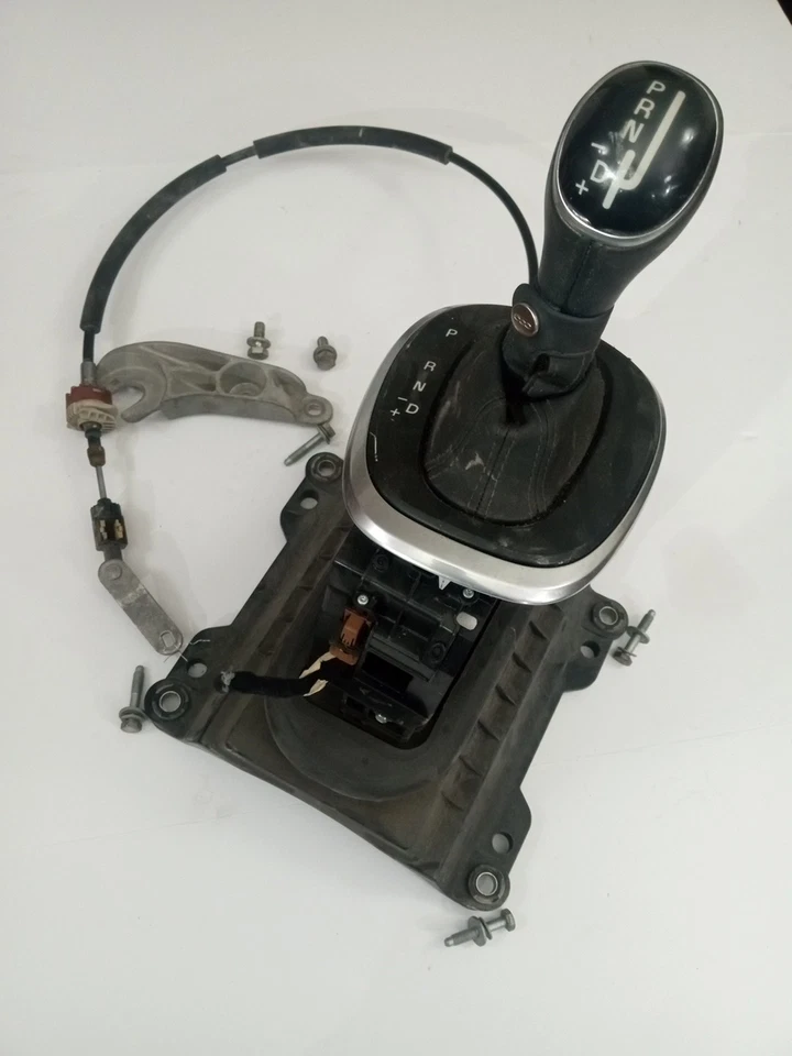 2014-16 Fiat 500L transmission floor gear selector shifter W/ Knob 111192514 Oem - Imagem 1 de 4