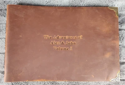 Cubierta de cuero genuino álbum de fotos recuerdos de viaje cuaderno firmado Alex & John Foto 1 de 4