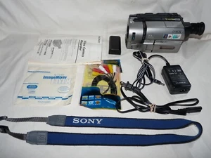 Sony CCD-TRV615 Stereo HI8 HI 8 8mm Video8 Camcorder VCR Player Video Transfer - Picture 1 of 7