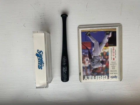 Signature Bats "Griffey The Bat" Hardwood Miniature Bat w/ Card No. 012764/25000 Cover