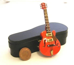 Guitarra Casa Muñecas Instrumento de Madera Rojo En Estuche Negro Escala 1:12 572 Tumdee - Imagen 1 de 7