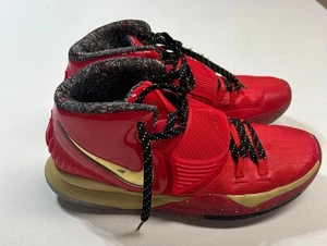 Zapato de baloncesto Nike Kyrie 6 All Star Trophies rojo dorado para hombre talla 10” - Imagen 1 de 6