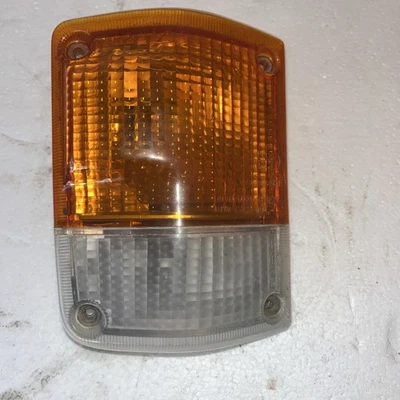 TOYOTA LAND CRUISER FJ60 1980-1987 LÁMPARA DE ESTACIONAMIENTO LUZ INTERMITENTE PASAJERO DERECHO Foto 1 de 4