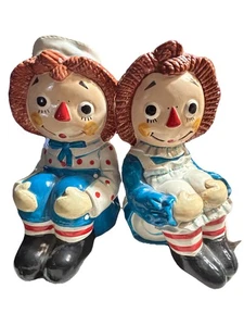 Vintage Porzellan Raggedy Ann Andy sitzendes Regal Display Sammlerstück Buchstützen - Bild 1 von 8