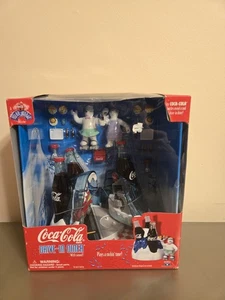 Coca-Cola Polar World Drive In Diner mit Sound Sammelfigur Neu - Bild 1 von 8
