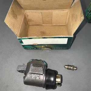 Fits Ford Transit Mk1 25 30 35cwt 1968 to 1970 Front Right Wheel Cylinder Lucas - Picture 1 of 3