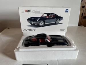 AUTOart Millenium scala 1:18 1963 Chevy Corvette Coupè auto sportiva Daytona blu - Foto 1 di 24
