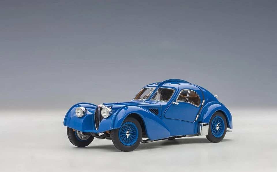AUTOart 50947 - 1/43 Bugatti 57S Atlantic (Blu/Ruote A Raggi Blu) - Nuovo - Immagine 1 di 1