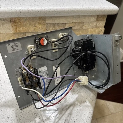 Goodman Zoppas Electric Heat Kit HKSC05XC CA 208-240V 1PH 50/60Hz W/Breaker - Image 1 of 4