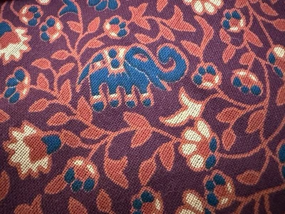 "Tapiz floral Urban Outfitters UO Home 84"" X 100"" nuevo" Foto 1 de 4