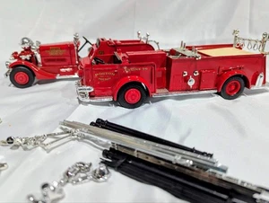 2 Boston Ertl Bank Fire Trucks - 1955 American LaFrance & 1937 Ahrens Fox 1:30 - Bild 1 von 4