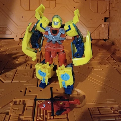 Transformers Universe Deluxe Armada Hot Shot Complete Jolt Cover