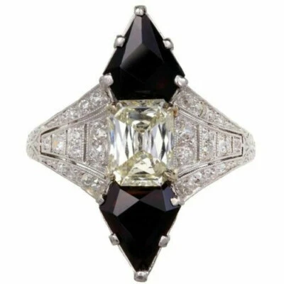 Atractivo anillo de zafiro blanco estrella negra marrón escarcha con corte esmeralda de 6,20 quilates Foto 1 de 4