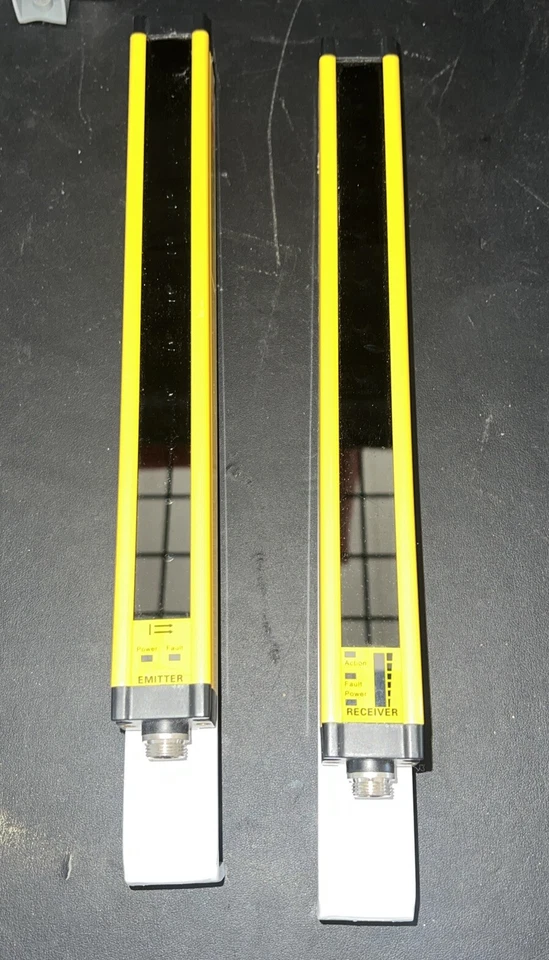 YINGB Light Curtain GMNB-12-2-C Emitter/ receiver With Brackets (H4) - Image 1 of 4