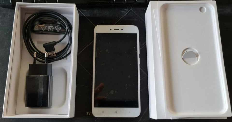 Xiaomi Redmi Note 5A - Dual SIM 4G Rosa, Vetro, caricatore, auricolari, Cavo USB - Immagine 1 di 4