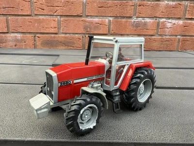 Tractor británico Massey Ferguson 3680 - muy bueno vintage 1984 escala 1:32 Foto 1 de 4