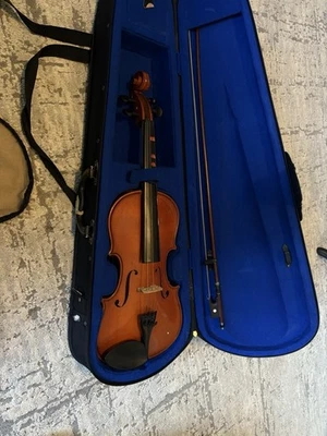 STENTOR and ANTONI Student Standard Violin, Bow & Case - Image 1 of 4