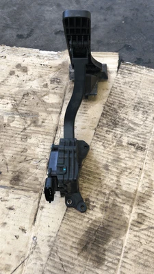 2055035000 Pedal del acelerador  SSANGYONG TIVOLI 1.6 2WD GPL Suv 5p/b-g/1597cc - Imagen 1 de 4