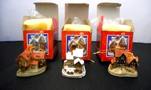 3 Vtg David Winter Dickens Cottages Christmas Ornaments + Boxes No COA  Excel - Picture 1 of 13