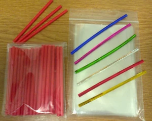 50 x 89mm PALITOS DE PLÁSTICO ROJO PALITOS PASTEL POP KIT INCLUYE BOLSAS Y TORCIDOS - Imagen 1 de 8