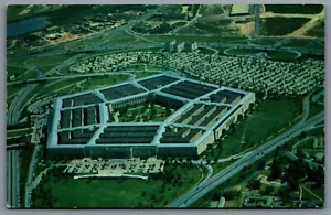 Postcard Arlington Virginia c1960s Aerial View Of The Pentagon - Picture 1 of 2
